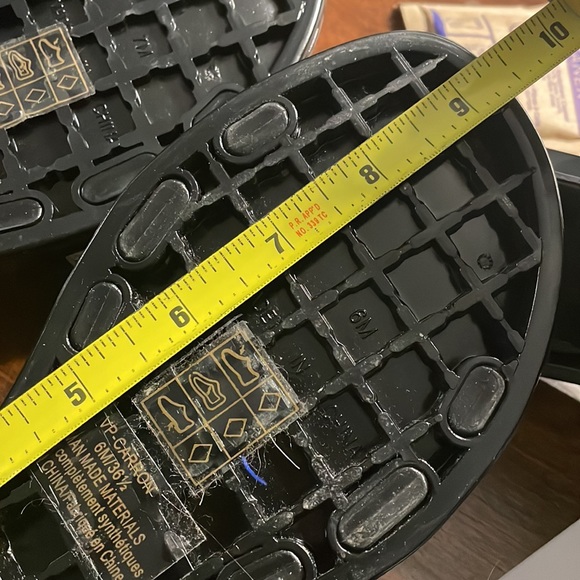 Women VINCE CAMUTO Black CARRON Jelly Slides NWOT - Picture 9 of 9